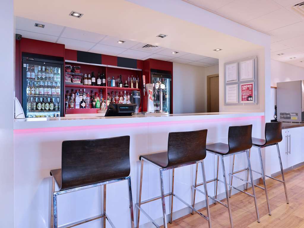 Travelodge London Finchley 餐厅 照片